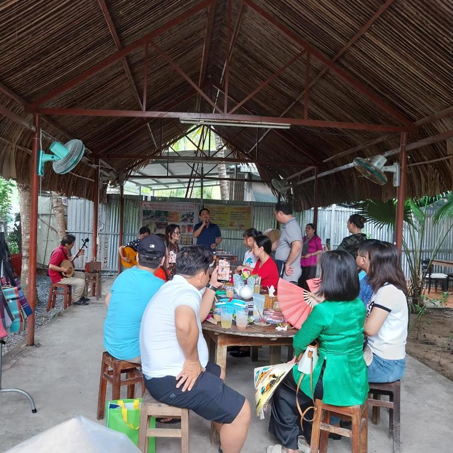 BenTrestay Giong Tu Dien Exterior foto